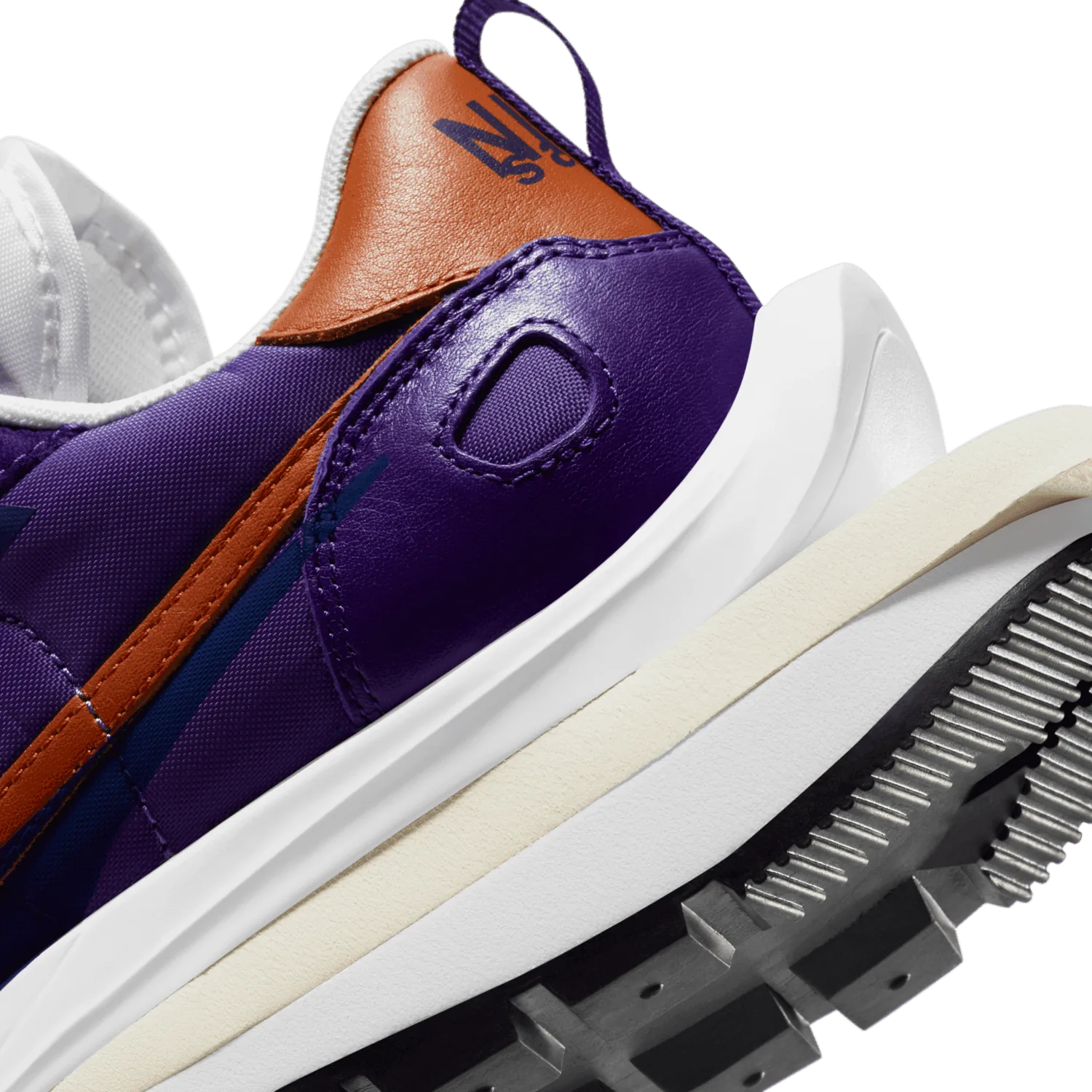 Nike VaporWaffle Sacai Dark Iris image 7