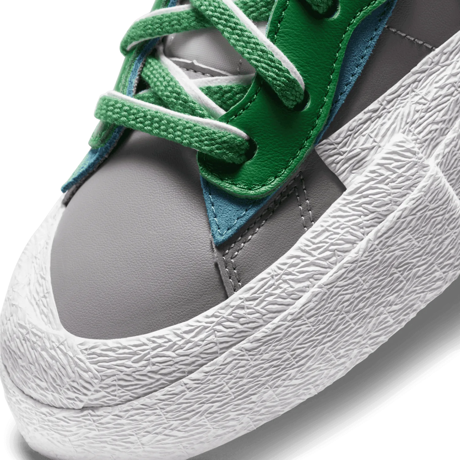 Nike Blazer Low sacai Medium Gray Classic Green image 6
