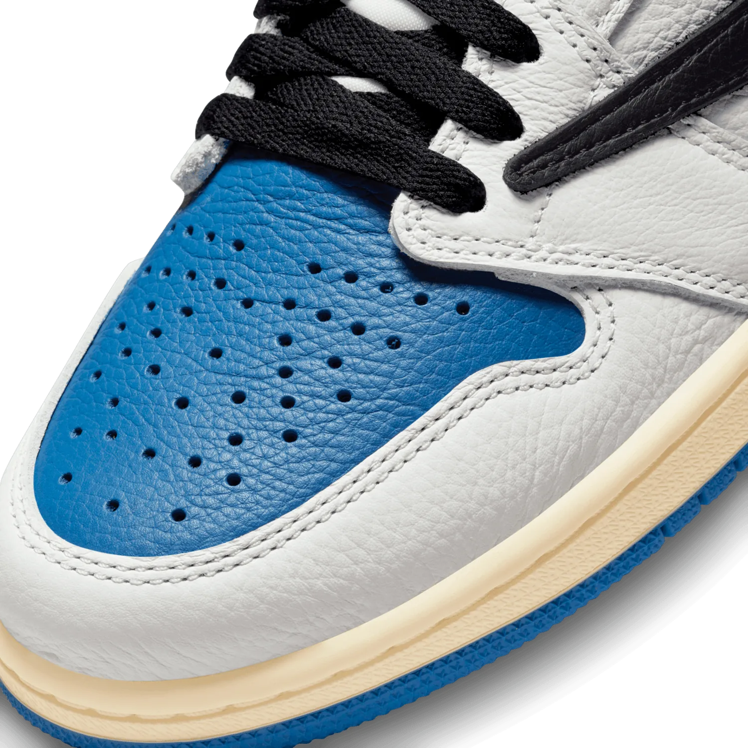 Jordan 1 High fragment design x Travis Scott image 11