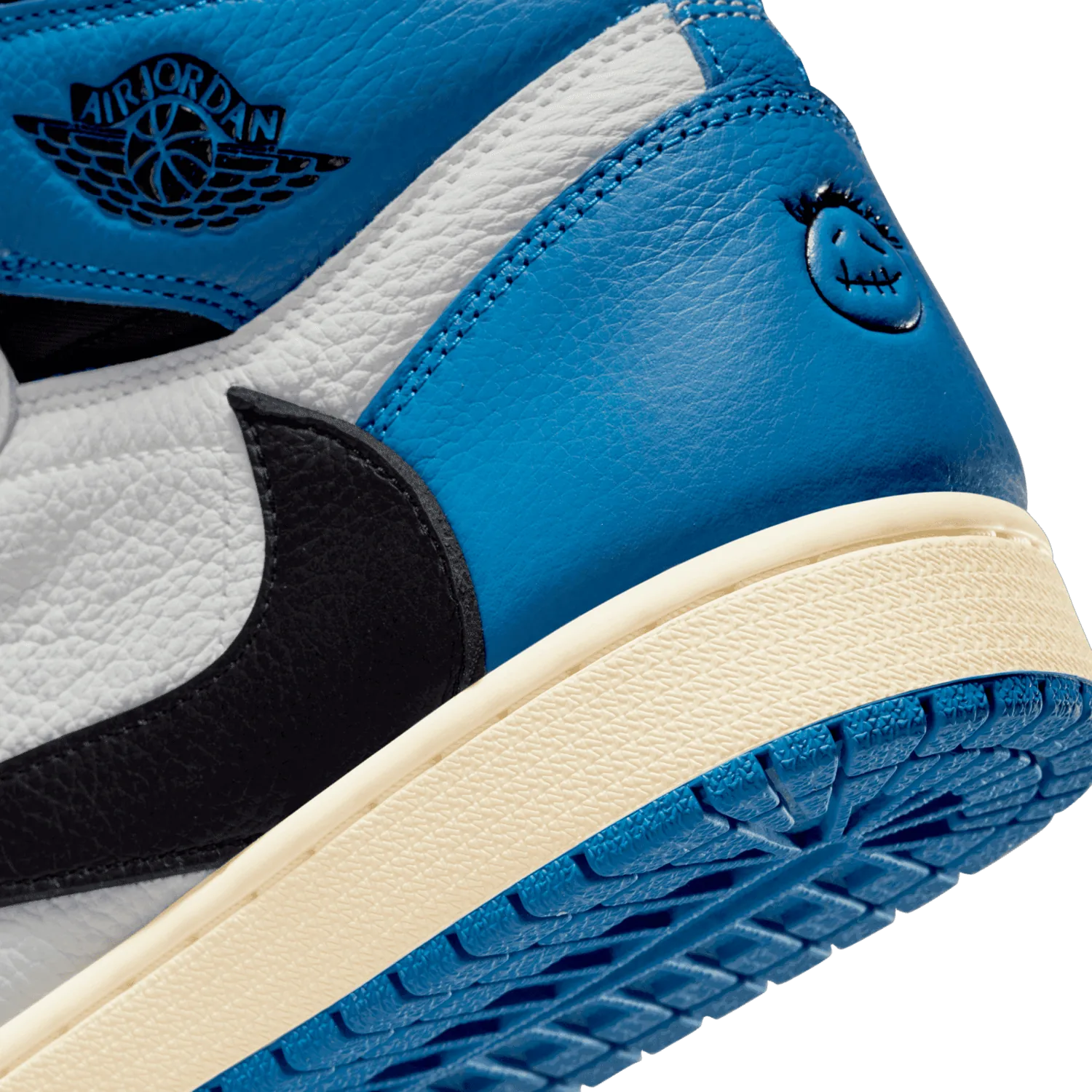 Jordan 1 High fragment design x Travis Scott image 12