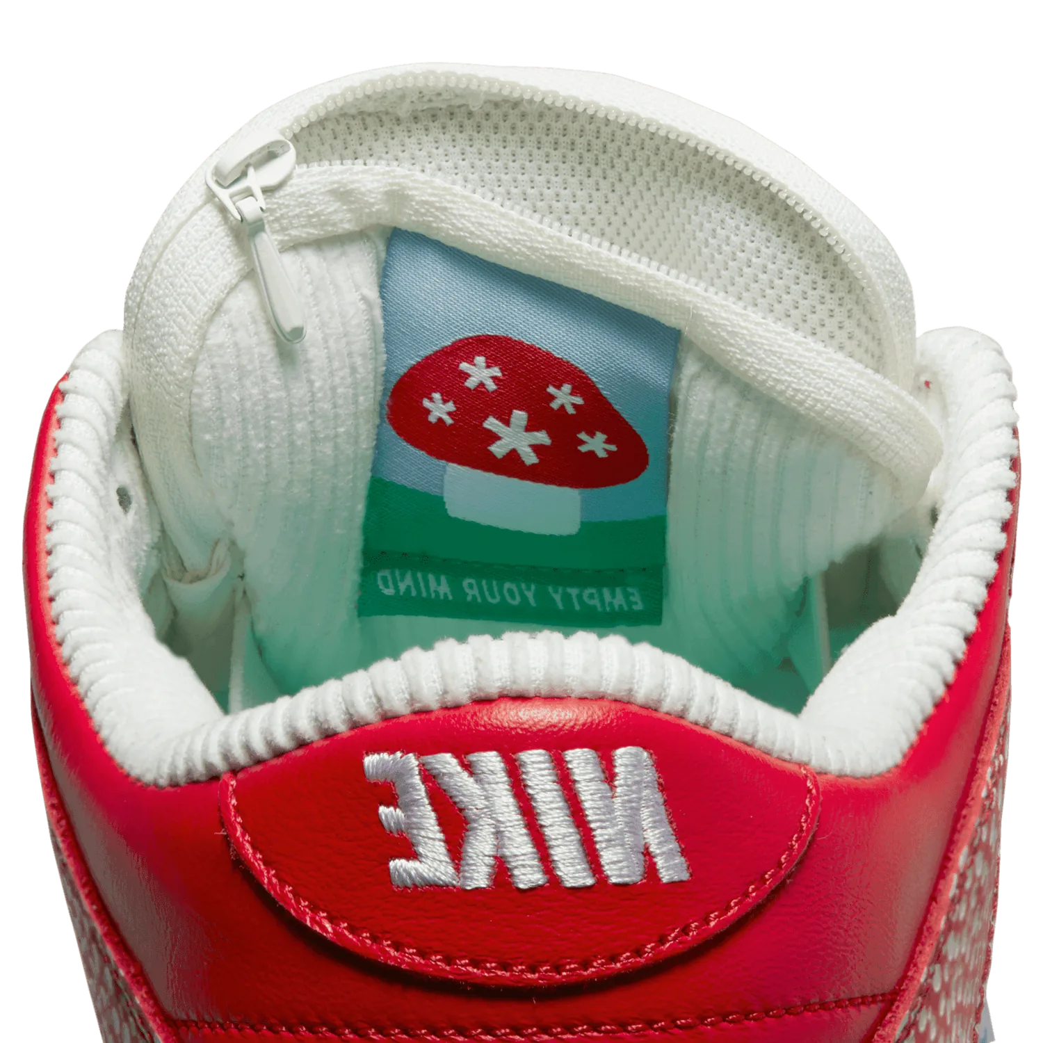 Nike Dunk SB Low Stingwater Magic Mushroom image 2