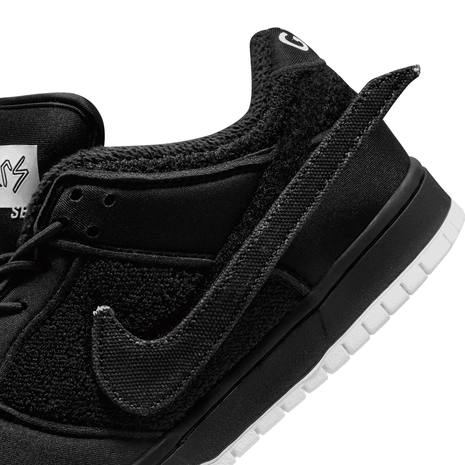 Nike SB Dunk Low Gnarhunters image 2