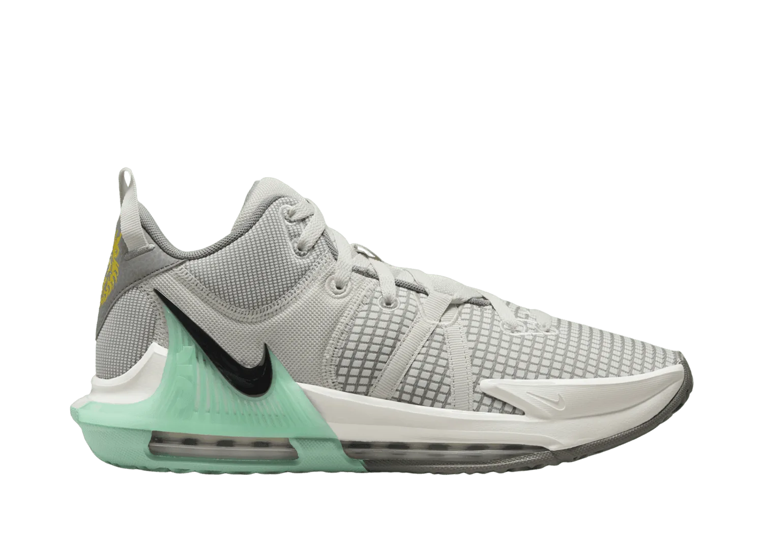 Nike LeBron Witness 7 Basketball