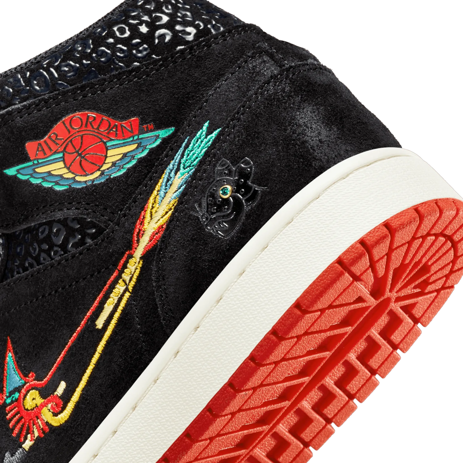 Jordan 1 Mid SE Siempre Familia image 10