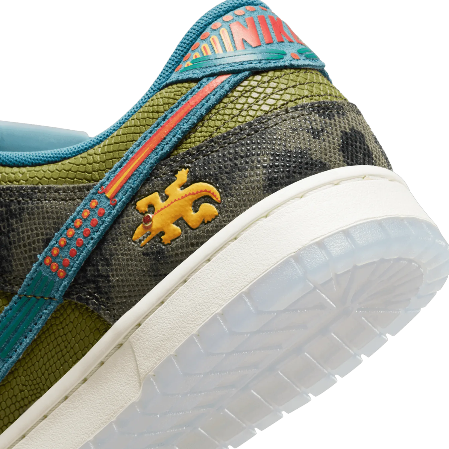 Nike Dunk Low Siempre Familia image 6