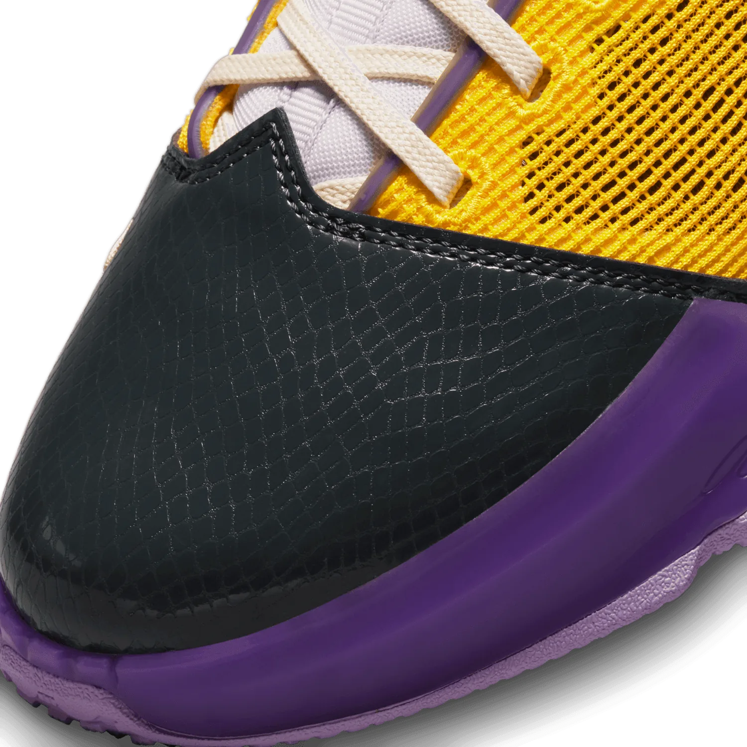 Nike Lebron 19 Low Mismatch image 8