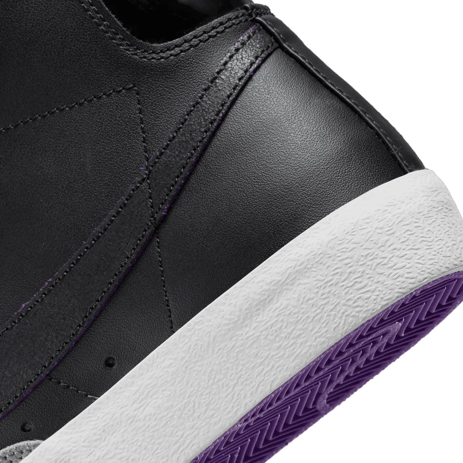 Nike Blazer Mid '77 EMB Shoes image 7
