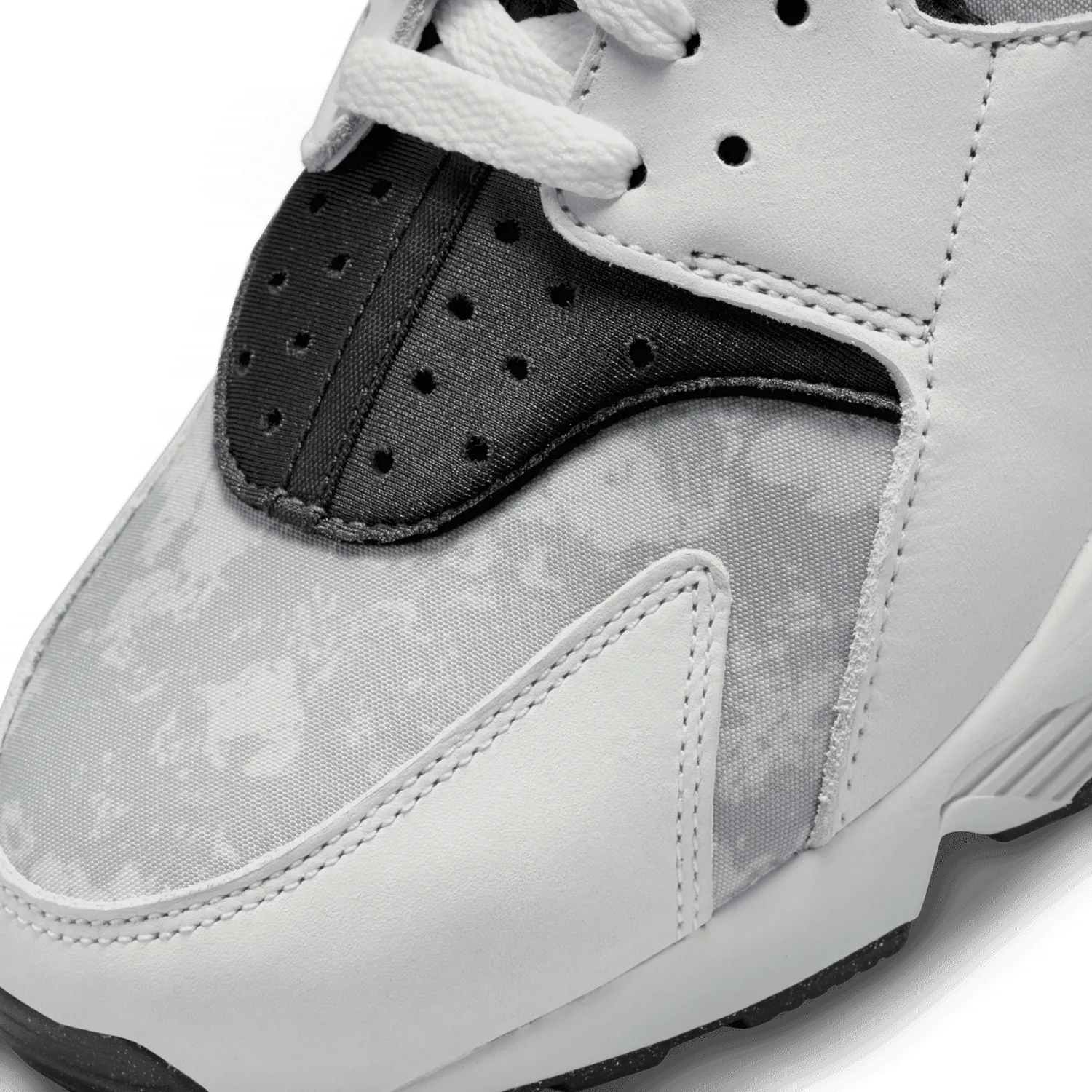 Nike Air Huarache Social FC image 6