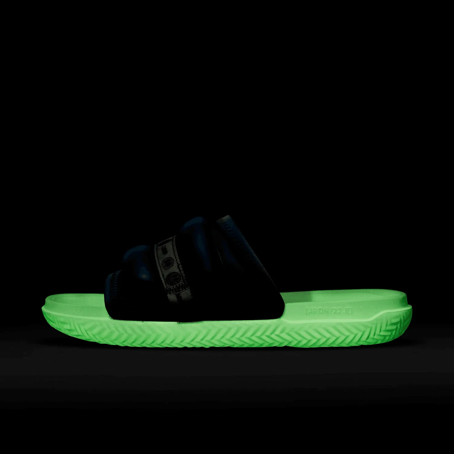 Jordan Super Play J. Balvin Slide image 6