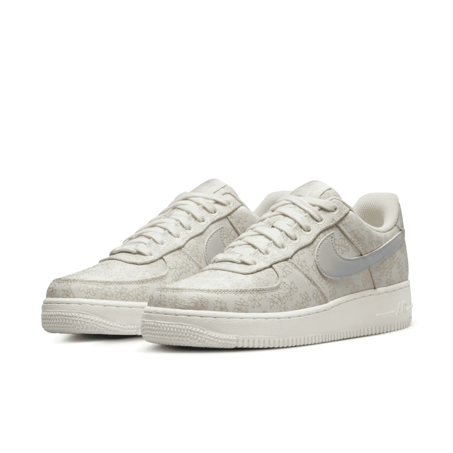 Nike Air Force 1 '07 SE Shoes image 5