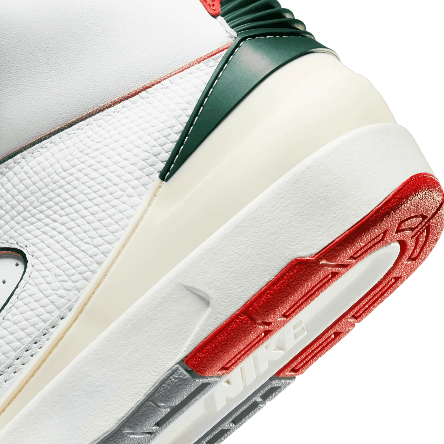 Air Jordan 2 Retro X-Mas image 6