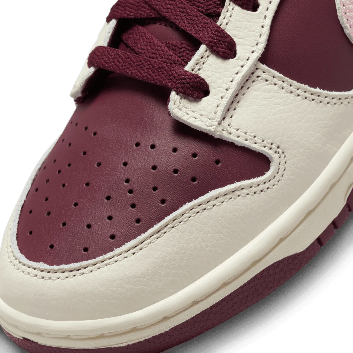 Nike Dunk Low Valentine’s Day (2023) image 5