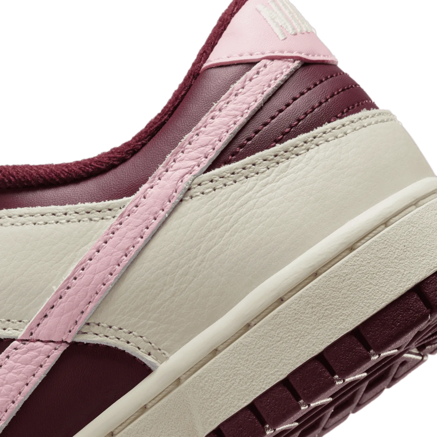 Nike Dunk Low Valentine’s Day (2023) image 7
