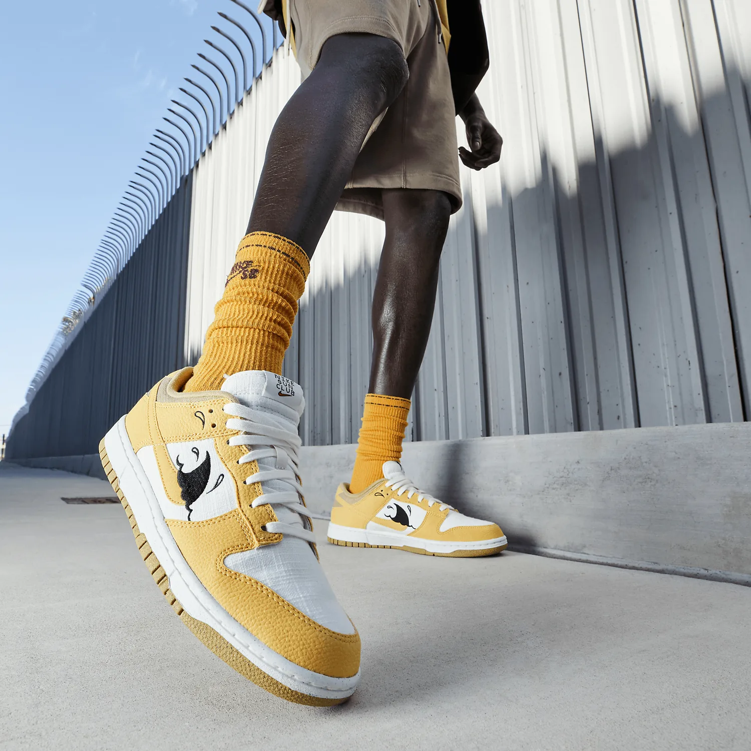 Nike Dunk Low Sun Club image 2
