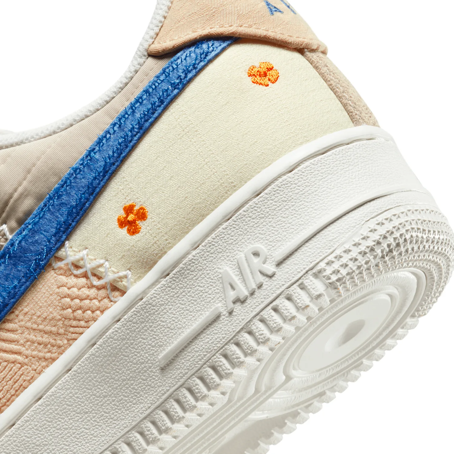 Nike Air Force 1 Low Premium LA Flea image 10