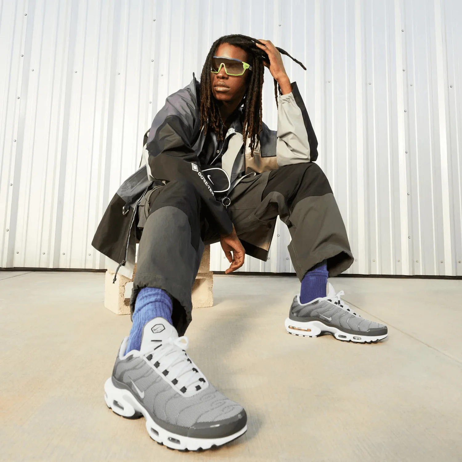 Nike Air Max Plus Flat Pewter Photon Dust image 3