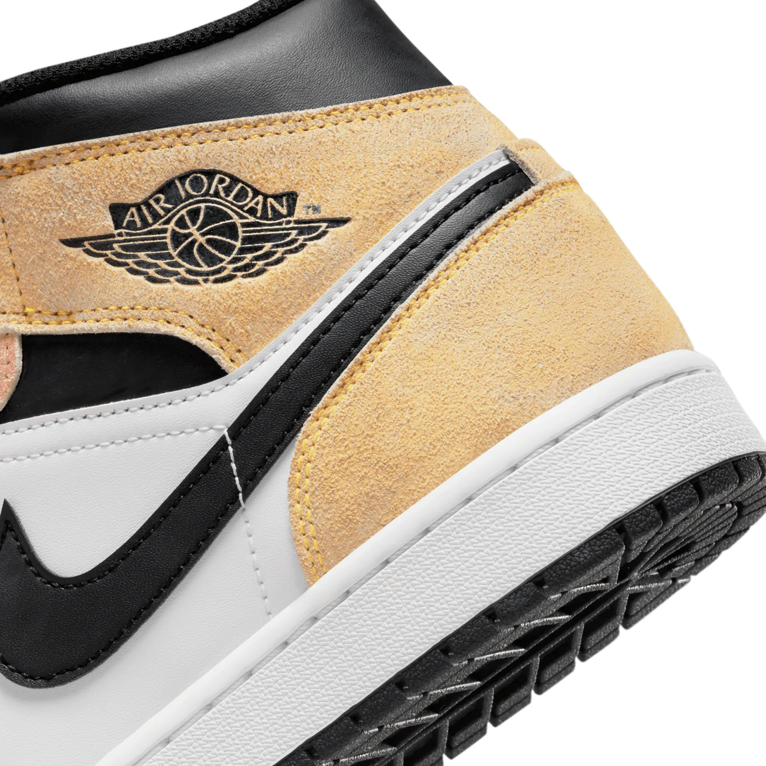 Air Jordan 1 Mid SE Flight Club image 8