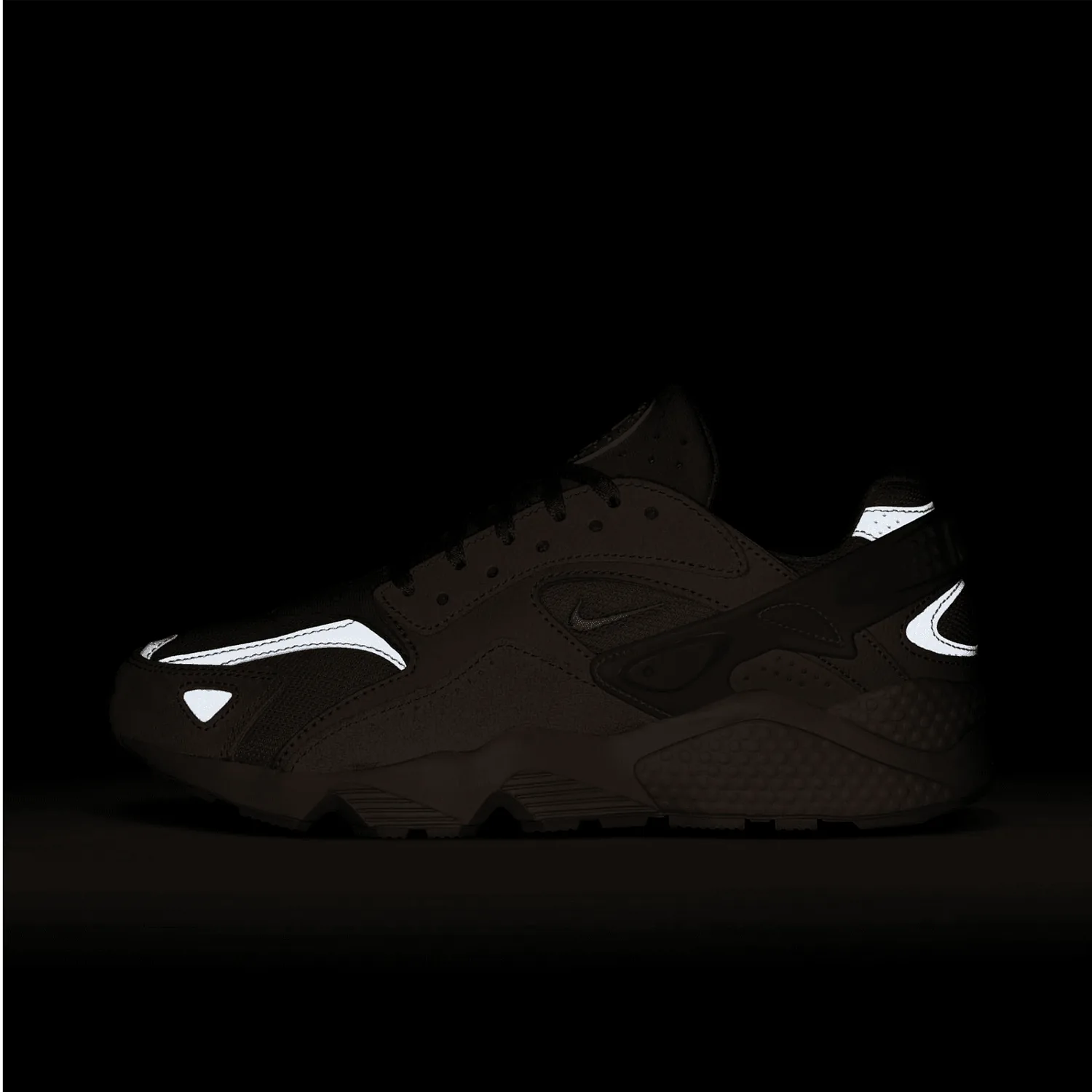 Nike Air Huarache Runner Wheat Gold image 2