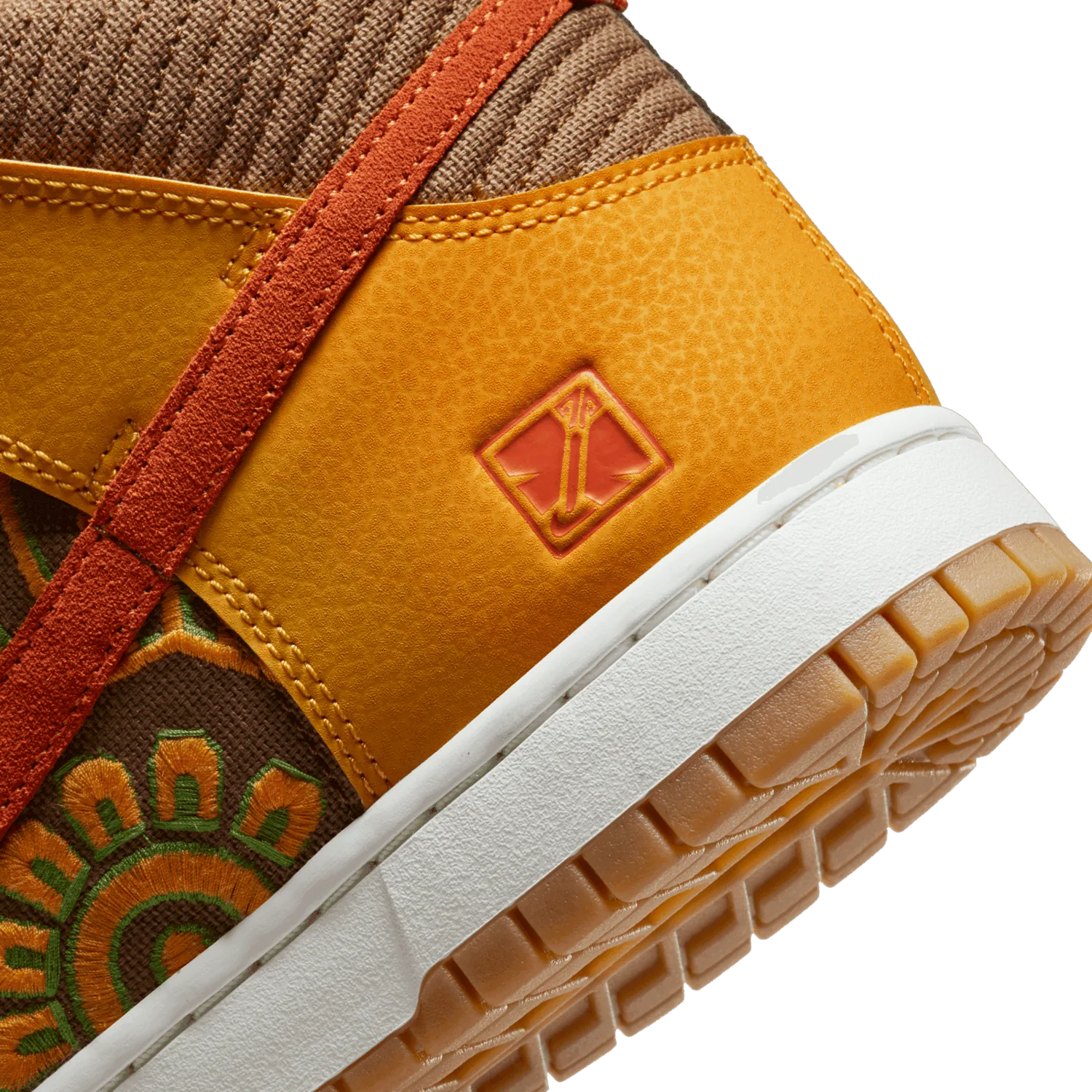 Nike Dunk High Somos Familia image 7