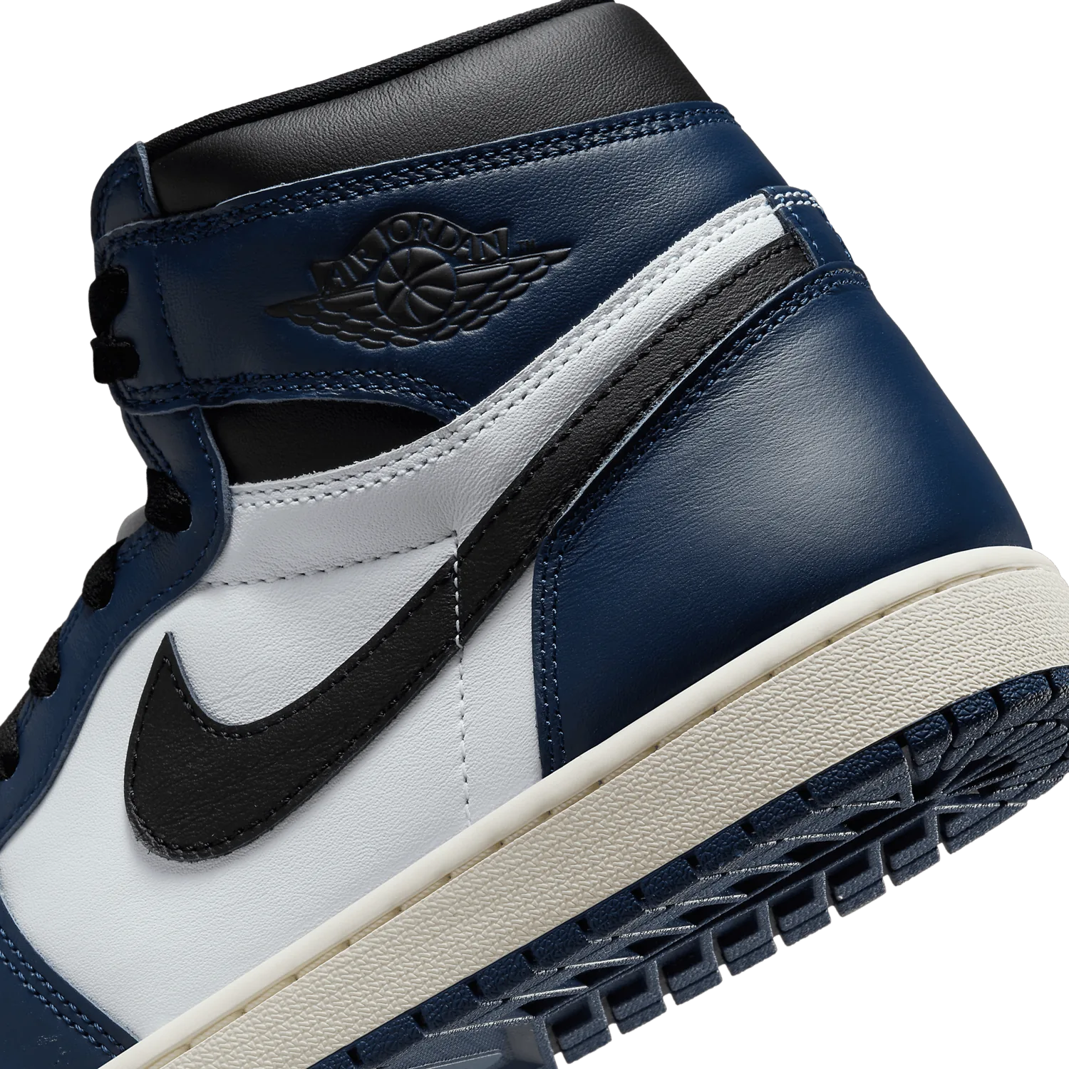 Air Jordan 1 Retro High OG Midnight Navy image 6