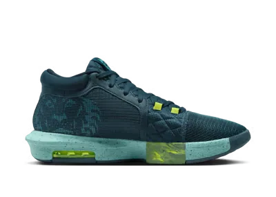 Nike LeBron Witness 8 Basketball