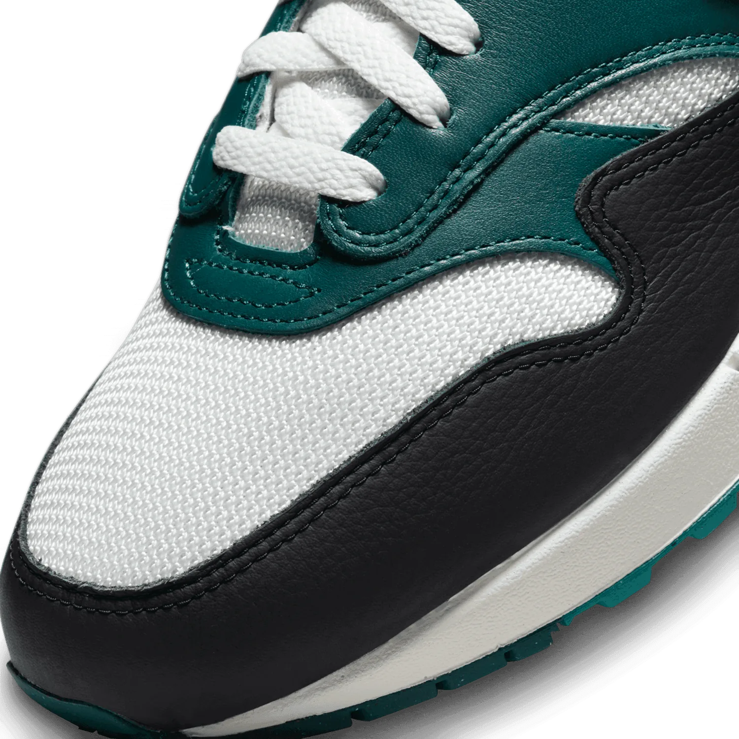 Nike Air Max 1 LeBron James Liverpool FC image 5