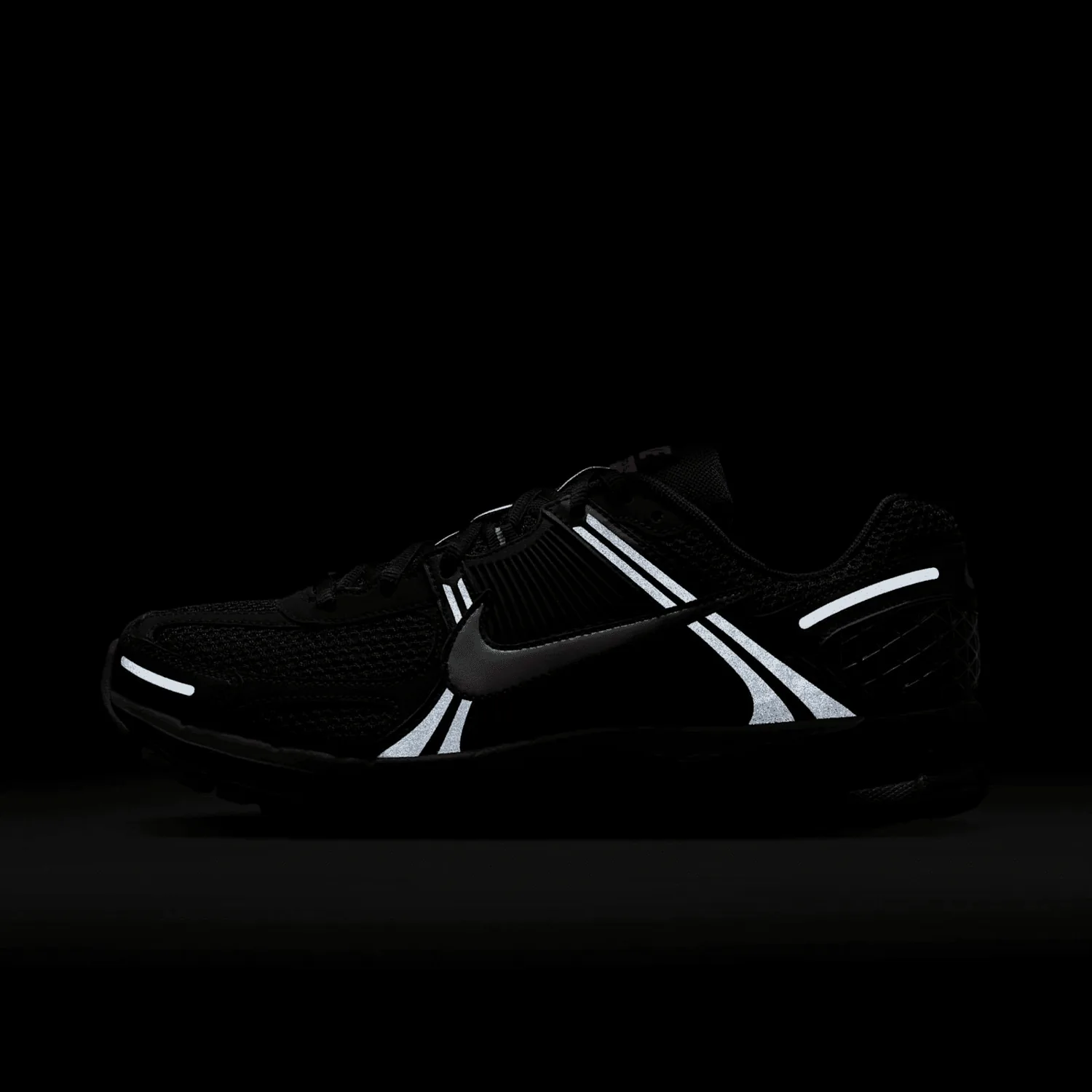 Nike Zoom Vomero 5 Black Pink Blast image 8