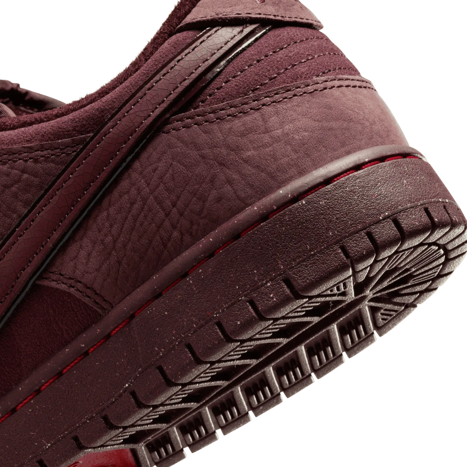 Nike SB Dunk Low City of Love Burgundy Crush image 6