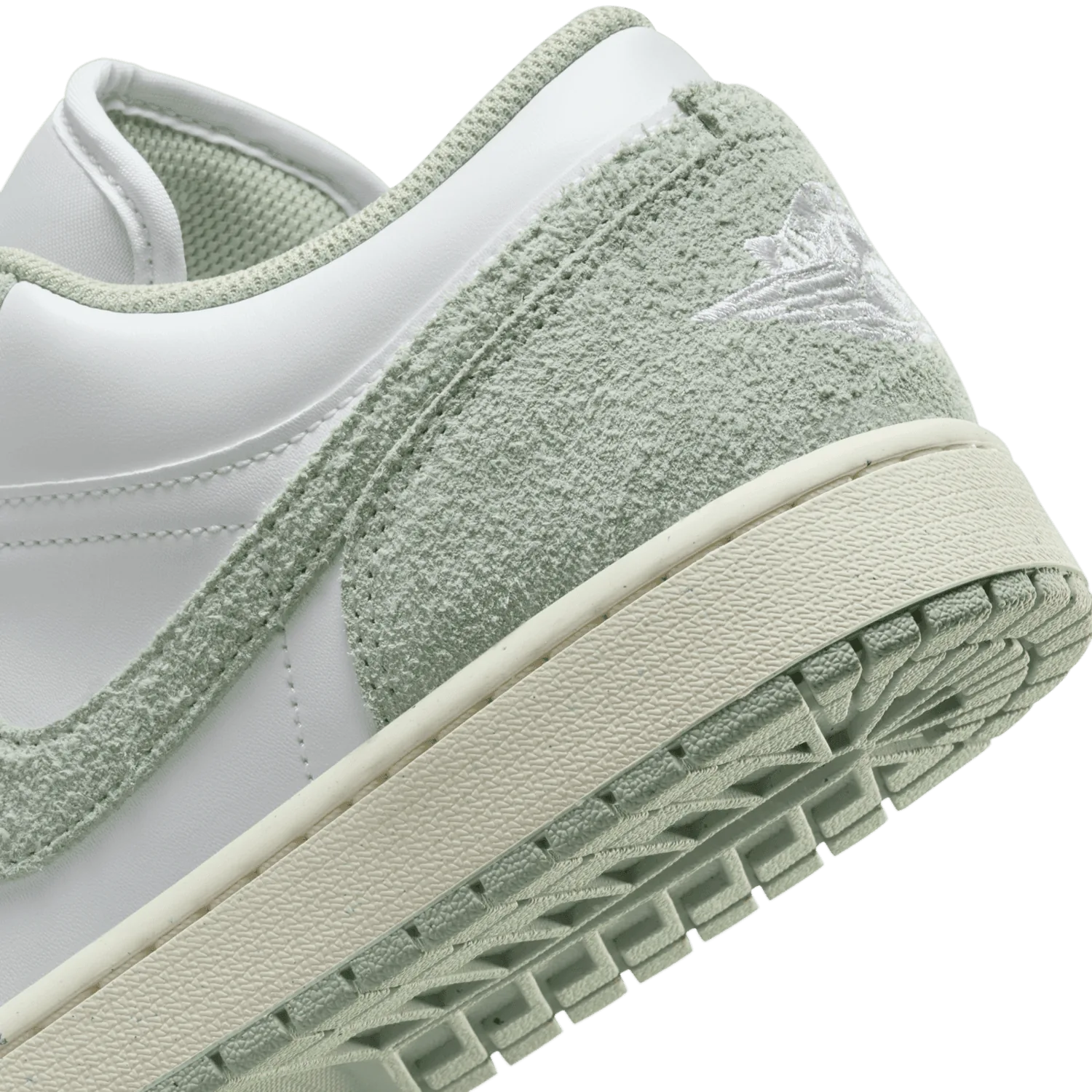 Air Jordan 1 Low SE Seafoam image 7