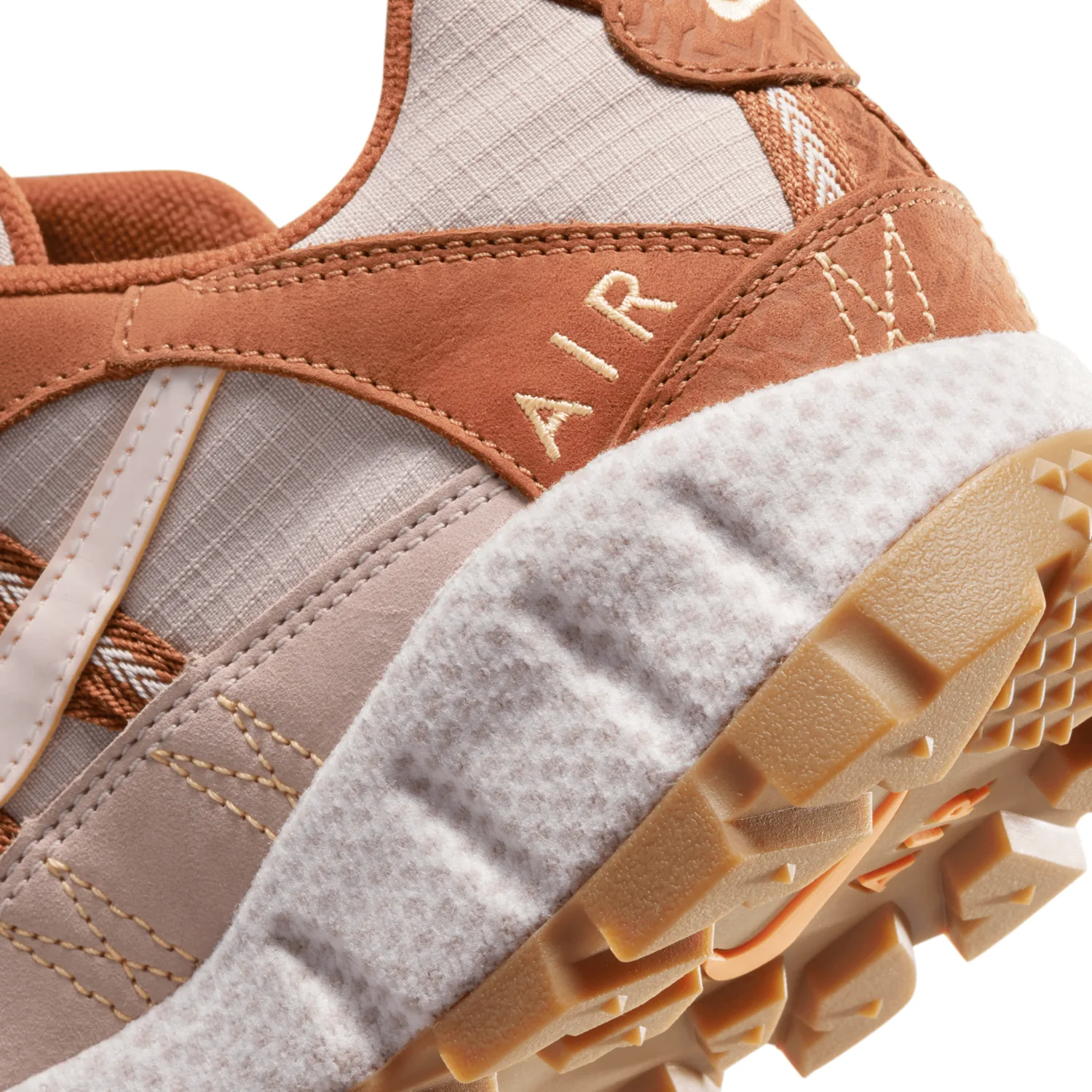 Nike Air Humara Dark Russet Peach Cream image 8