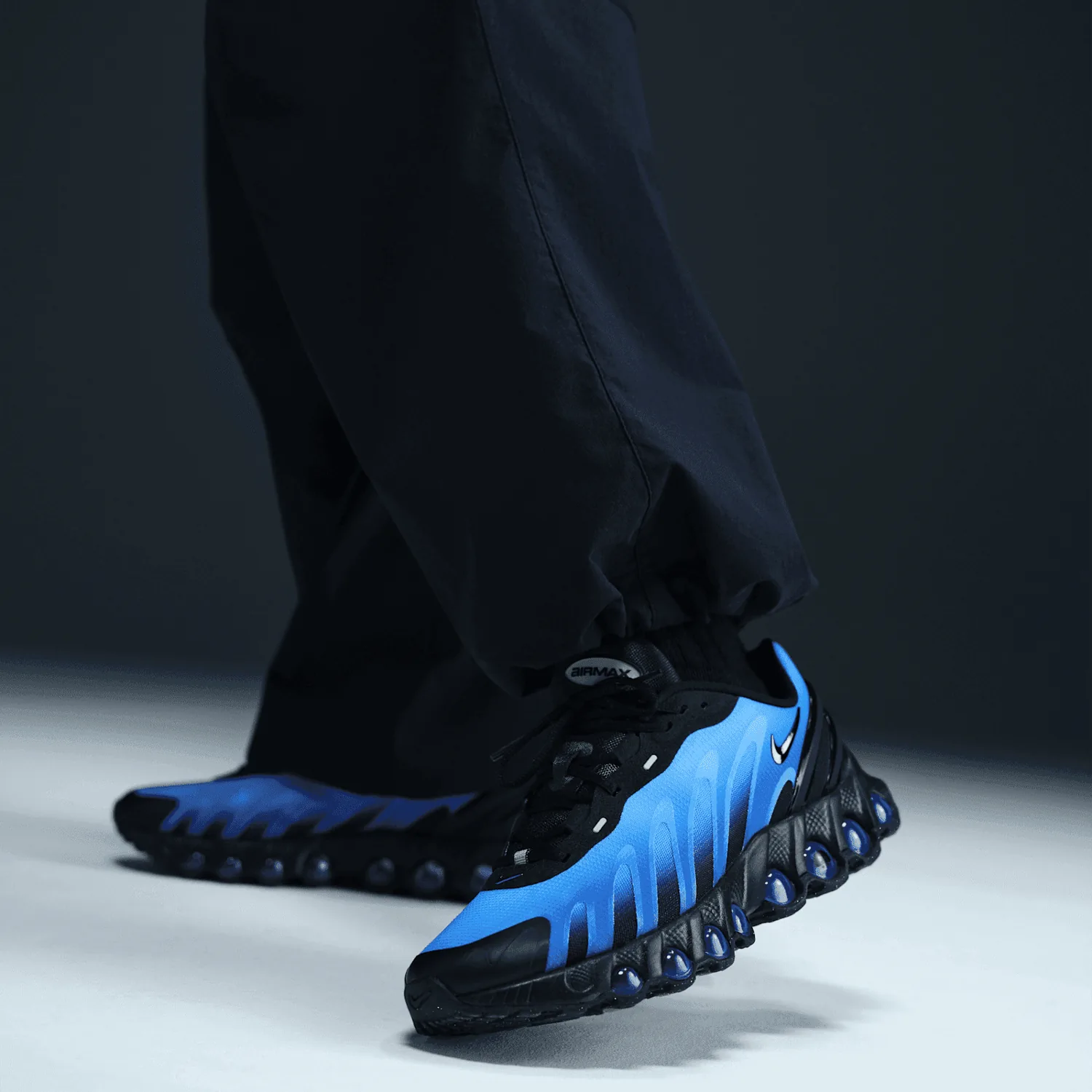 Nike Air Max DN8 Black Hyper Royal image 3