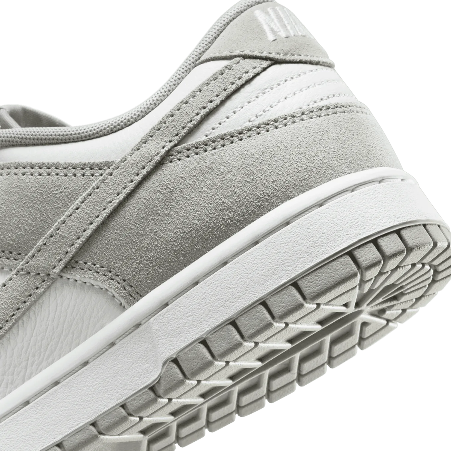Nike Dunk Low SE Light Pumice image 7