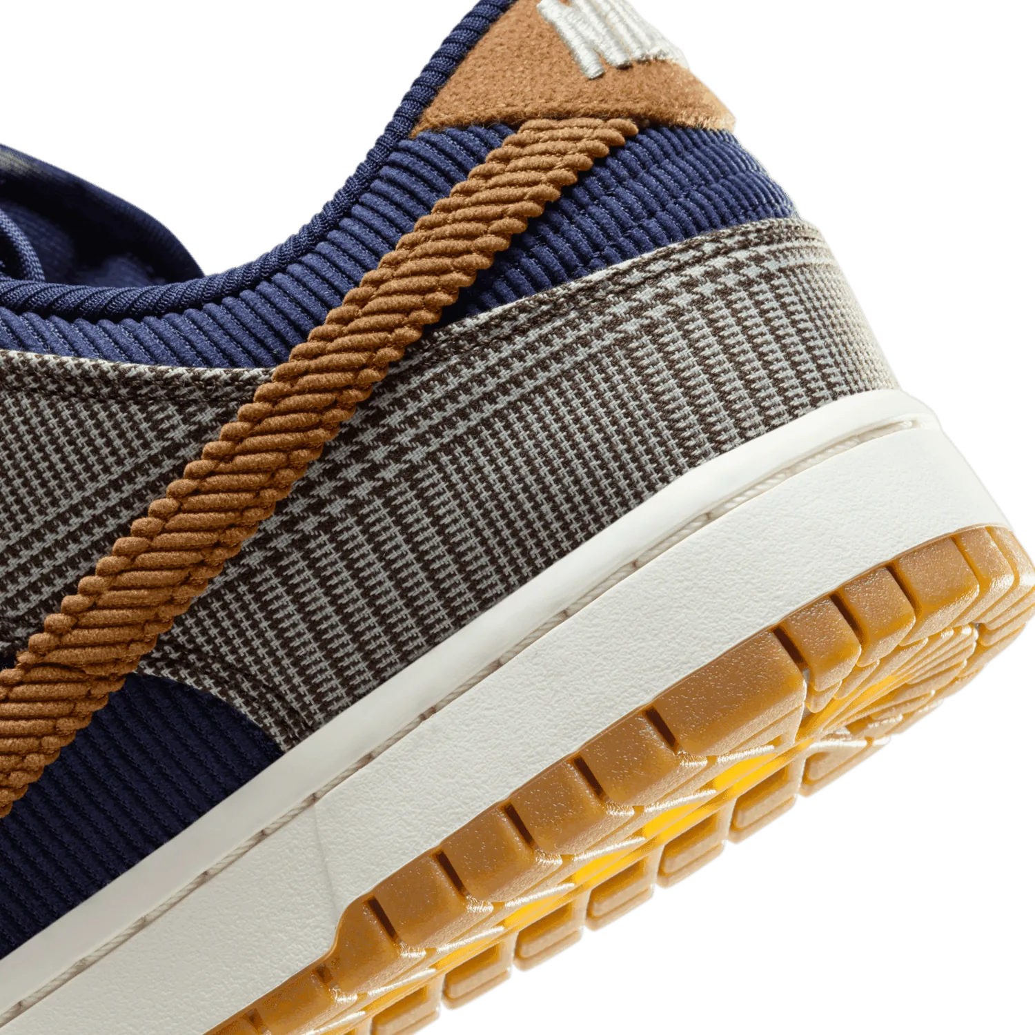 Nike Dunk Low Cordairoy image 7