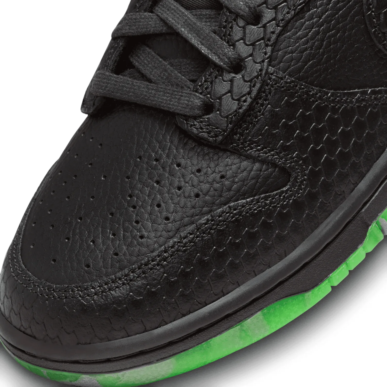 Nike Dunk Mid Premium Halloween image 7