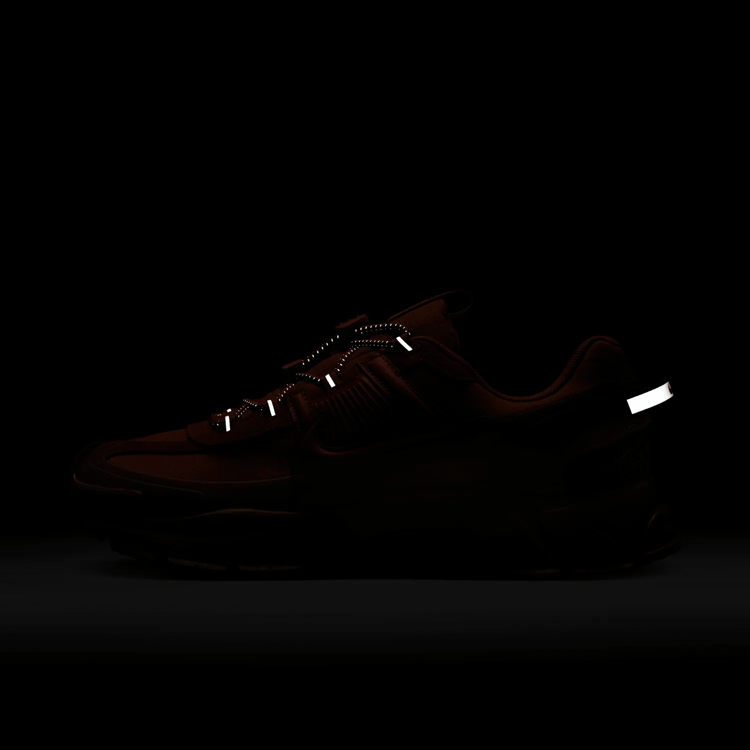 Nike Zoom Vomero Roam Safety Orange Flax image 7