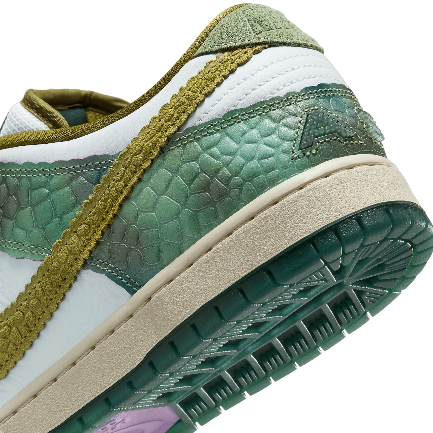 Nike SB Dunk Low Alexis Sablone image 7