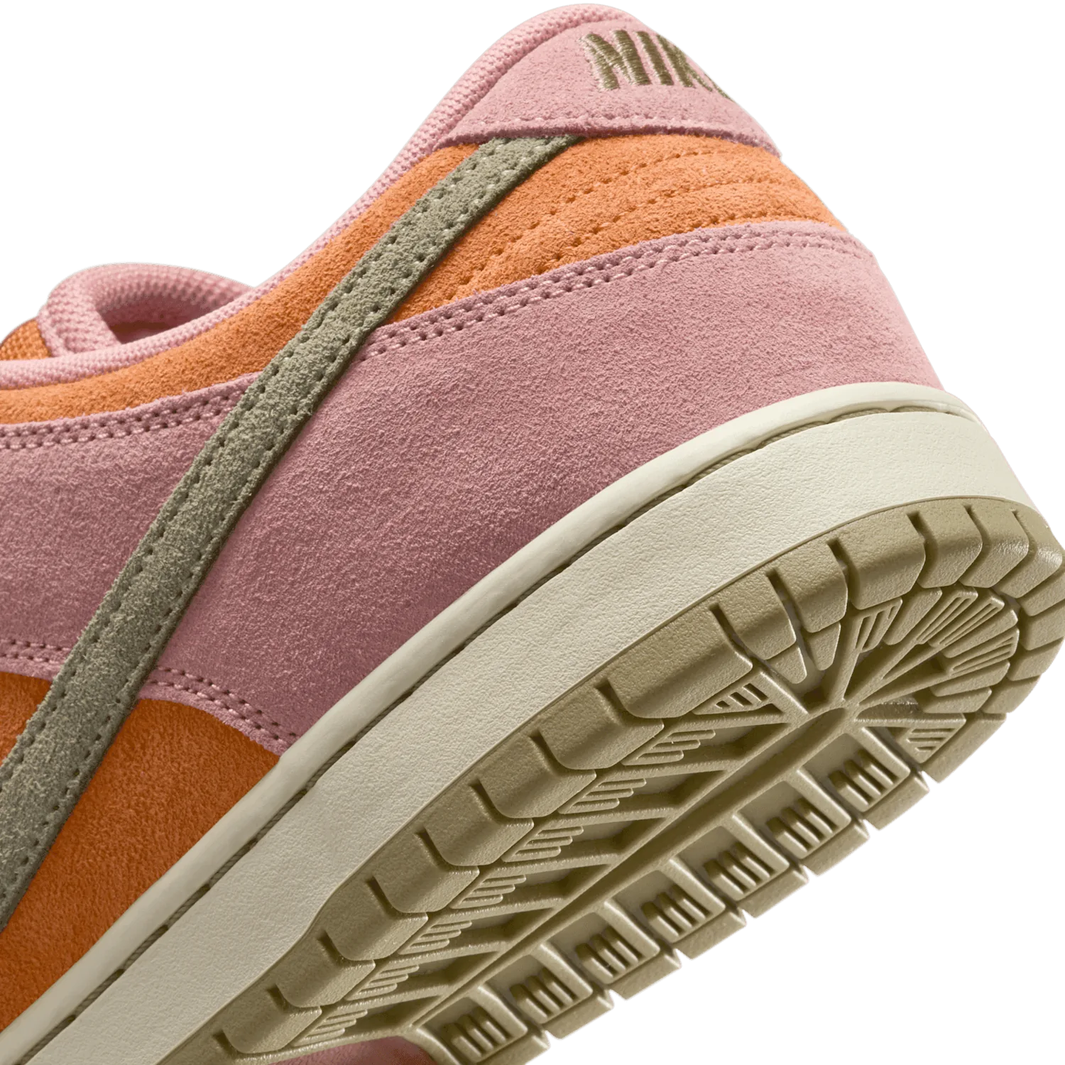 Nike SB Dunk Low Red Stardust image 6
