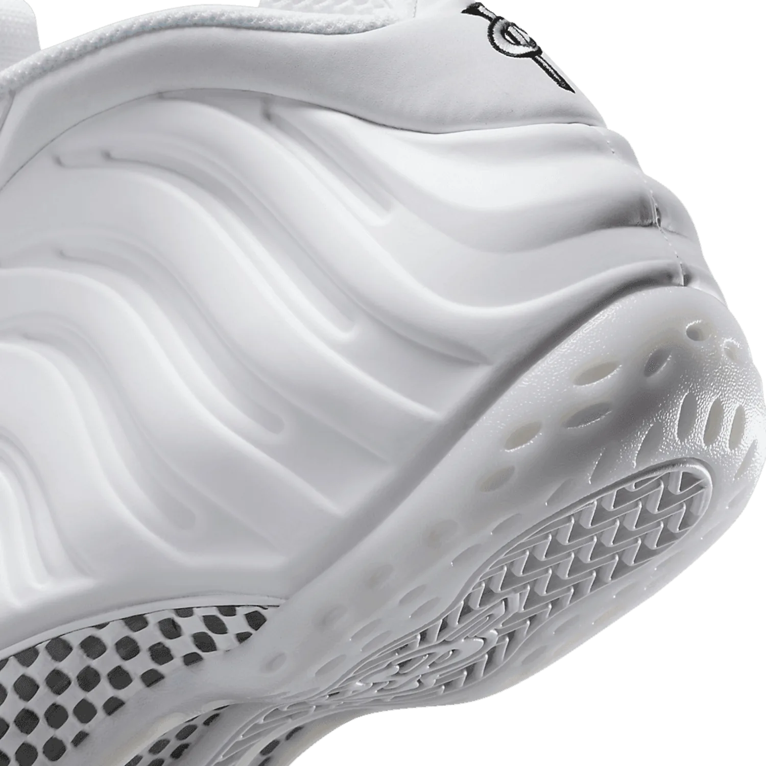 Nike Air Foamposite One Triple White image 6