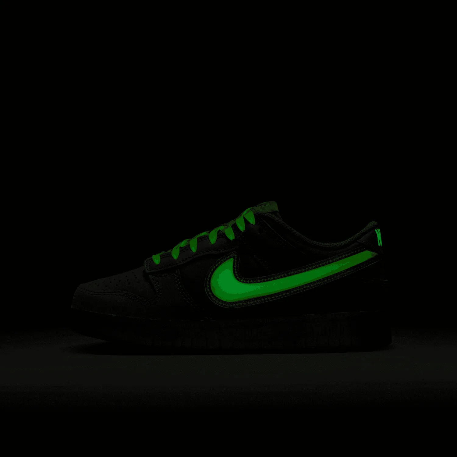 Nike Dunk Low Halloween Glow image 9