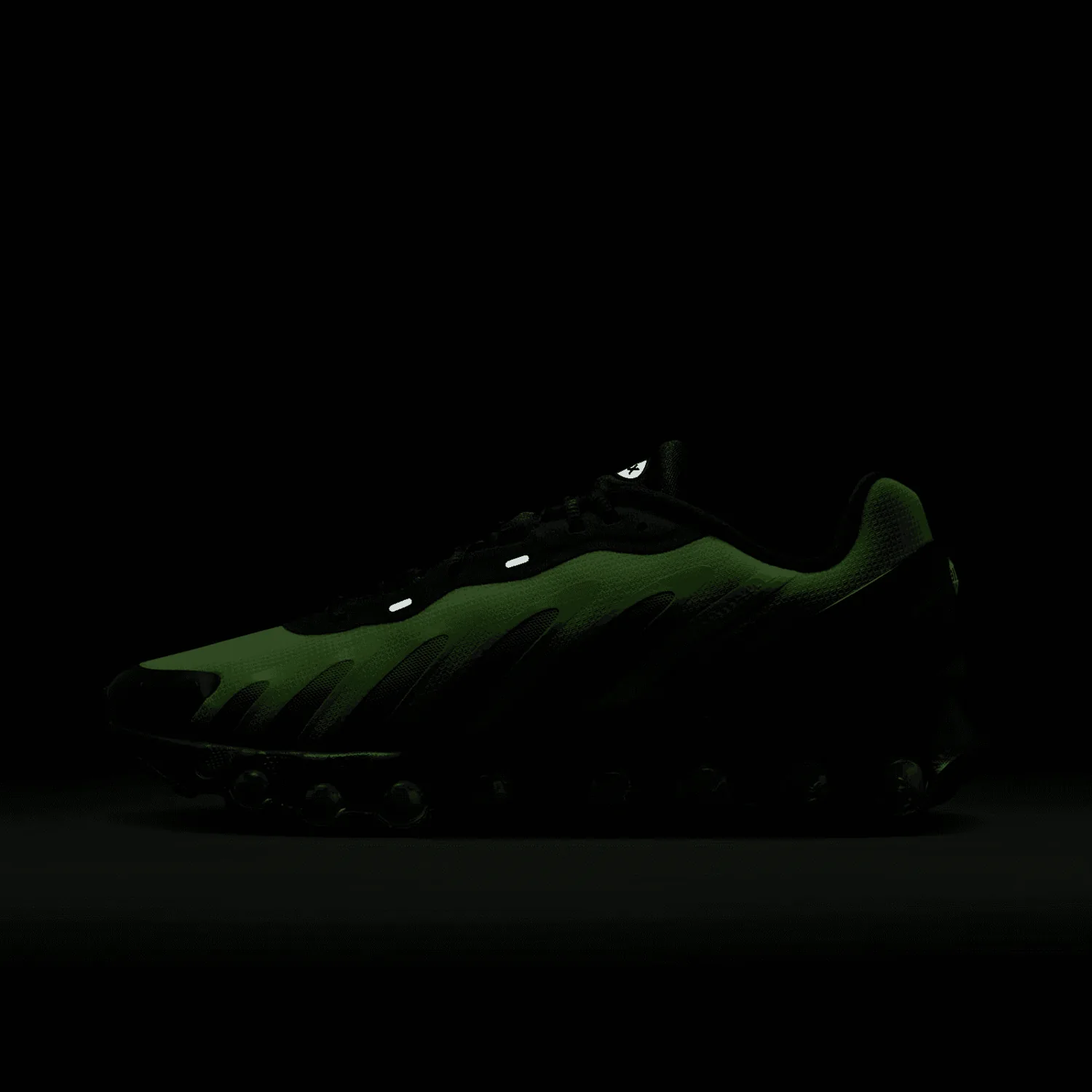 Nike Air Max Dn8 Black Green Strike image 2