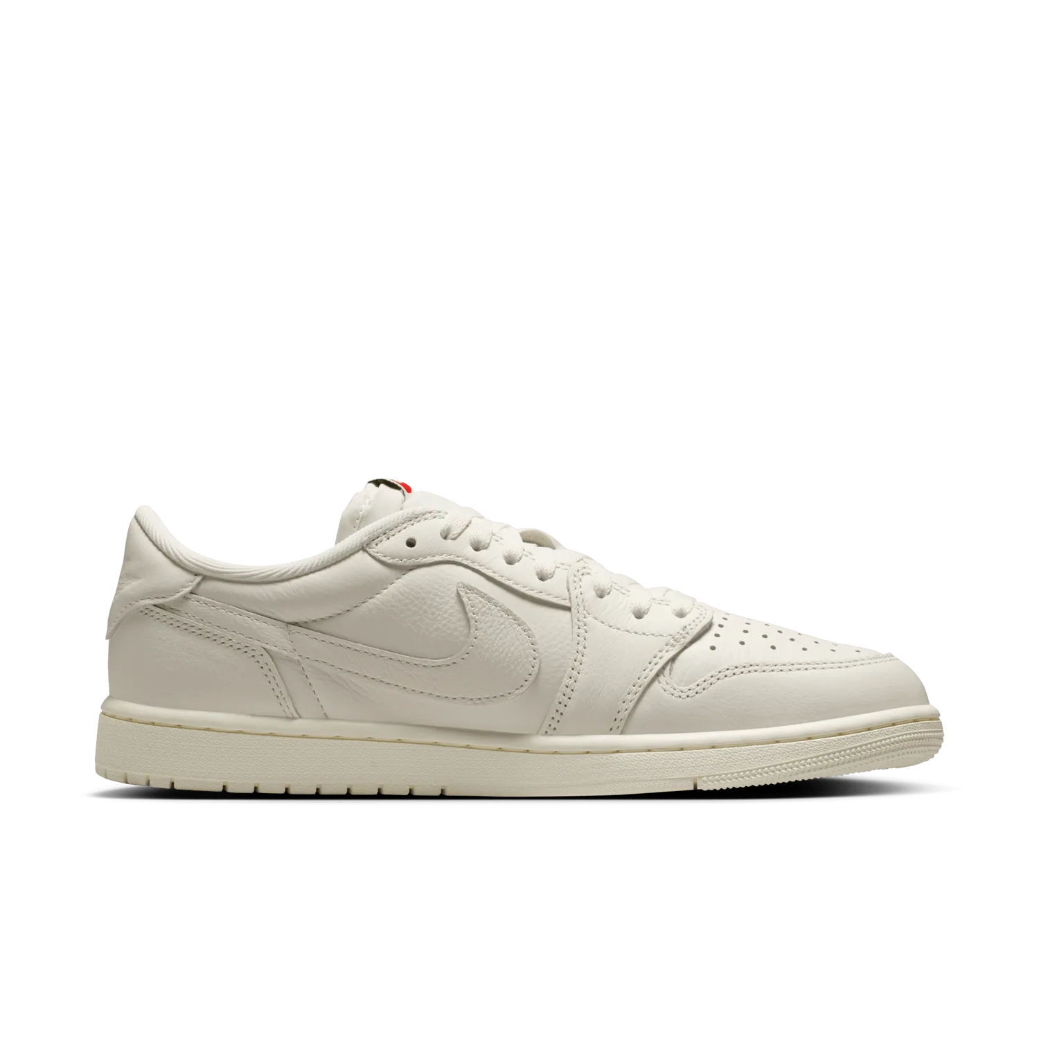 Air Jordan 1 Retro Low OG Sail image 4