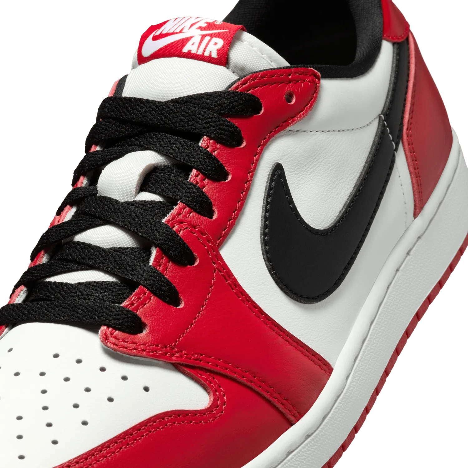 Air Jordan 1 Retro Low OG Chicago image 2