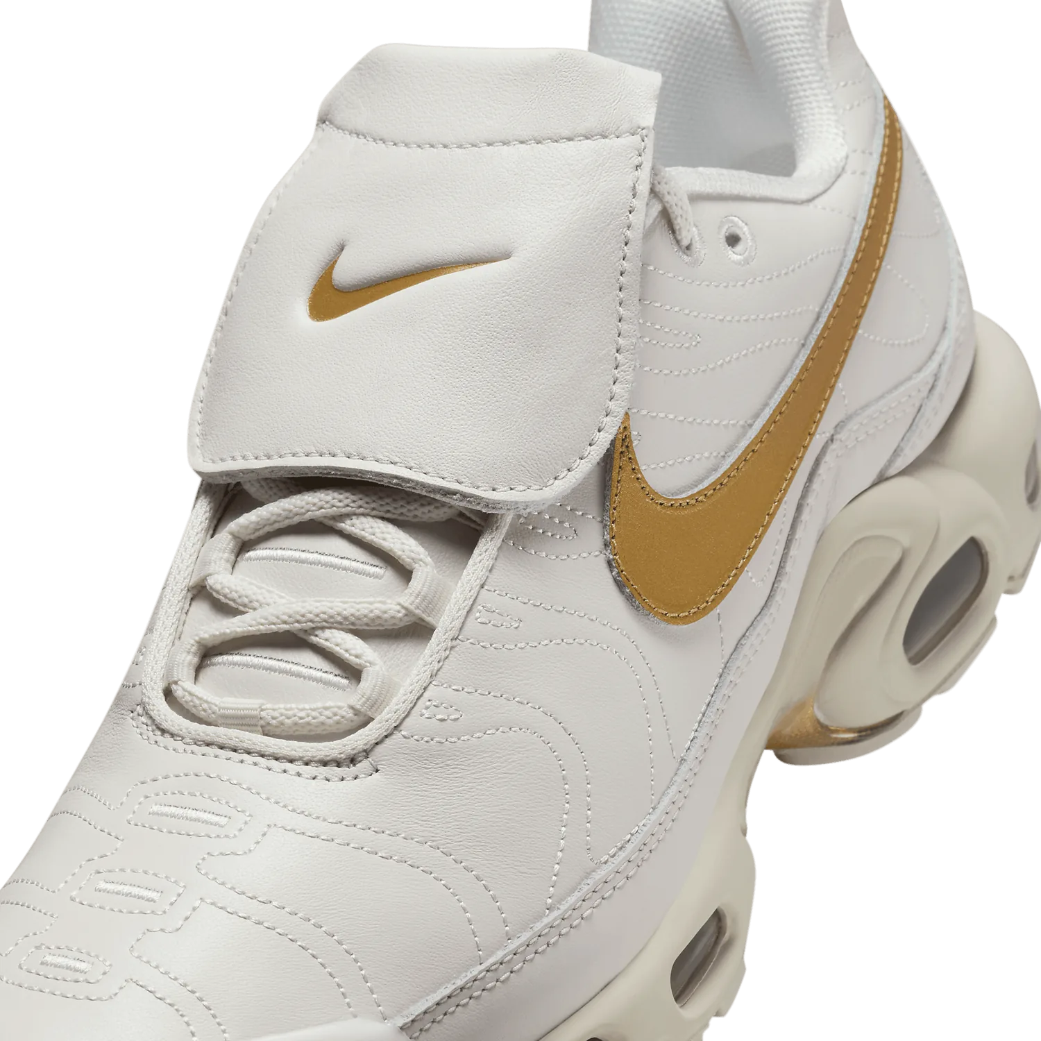 Nike Air Max Plus Tiempo Metallic Gold image 7