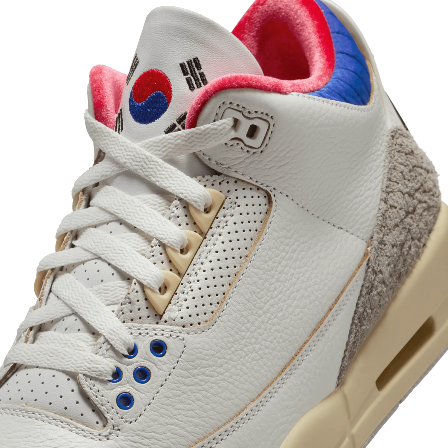Air Jordan 3 Retro OG SP Seoul 2.0 image 3