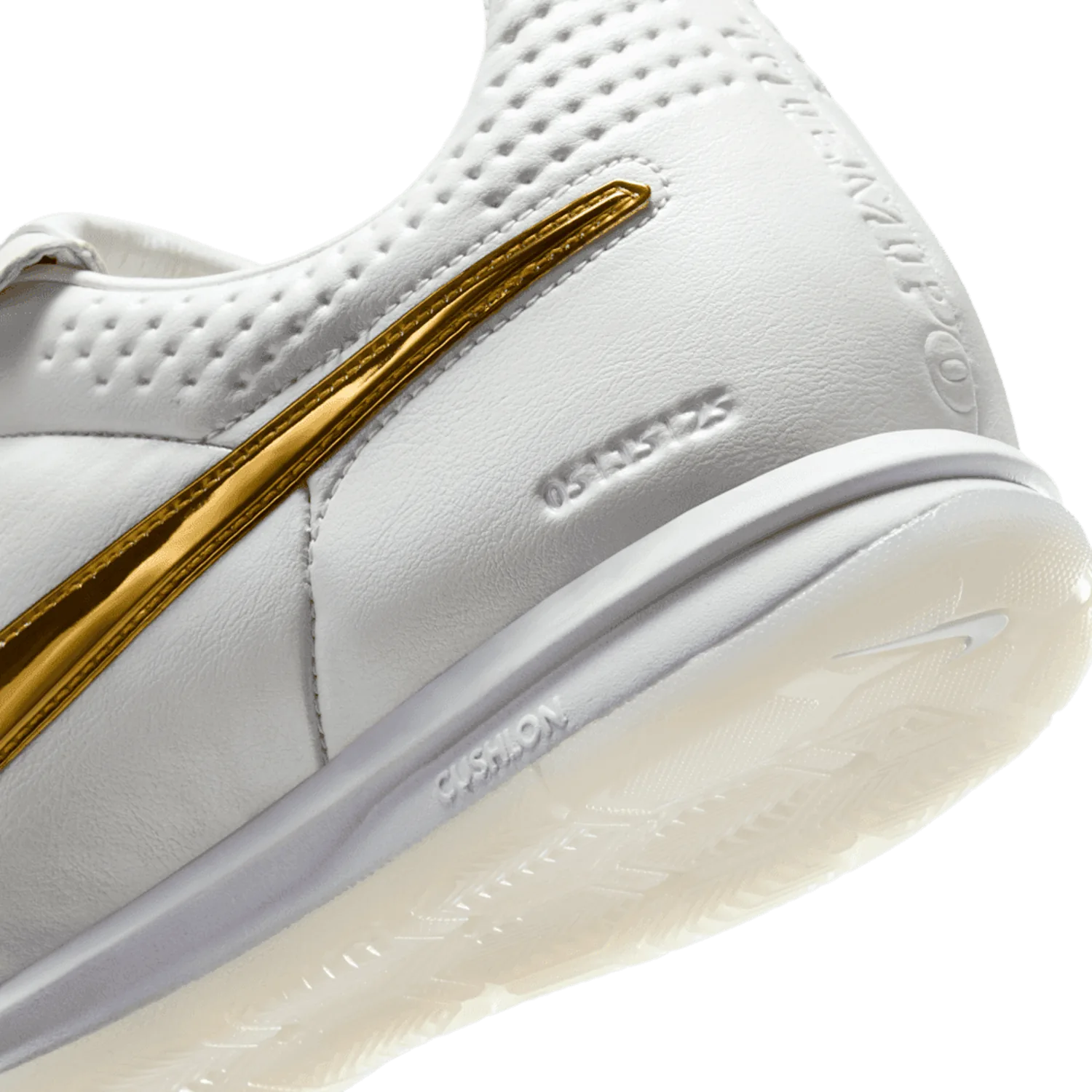 Nike Teimpo Legend Ronaldinho Touch of Gold image 7