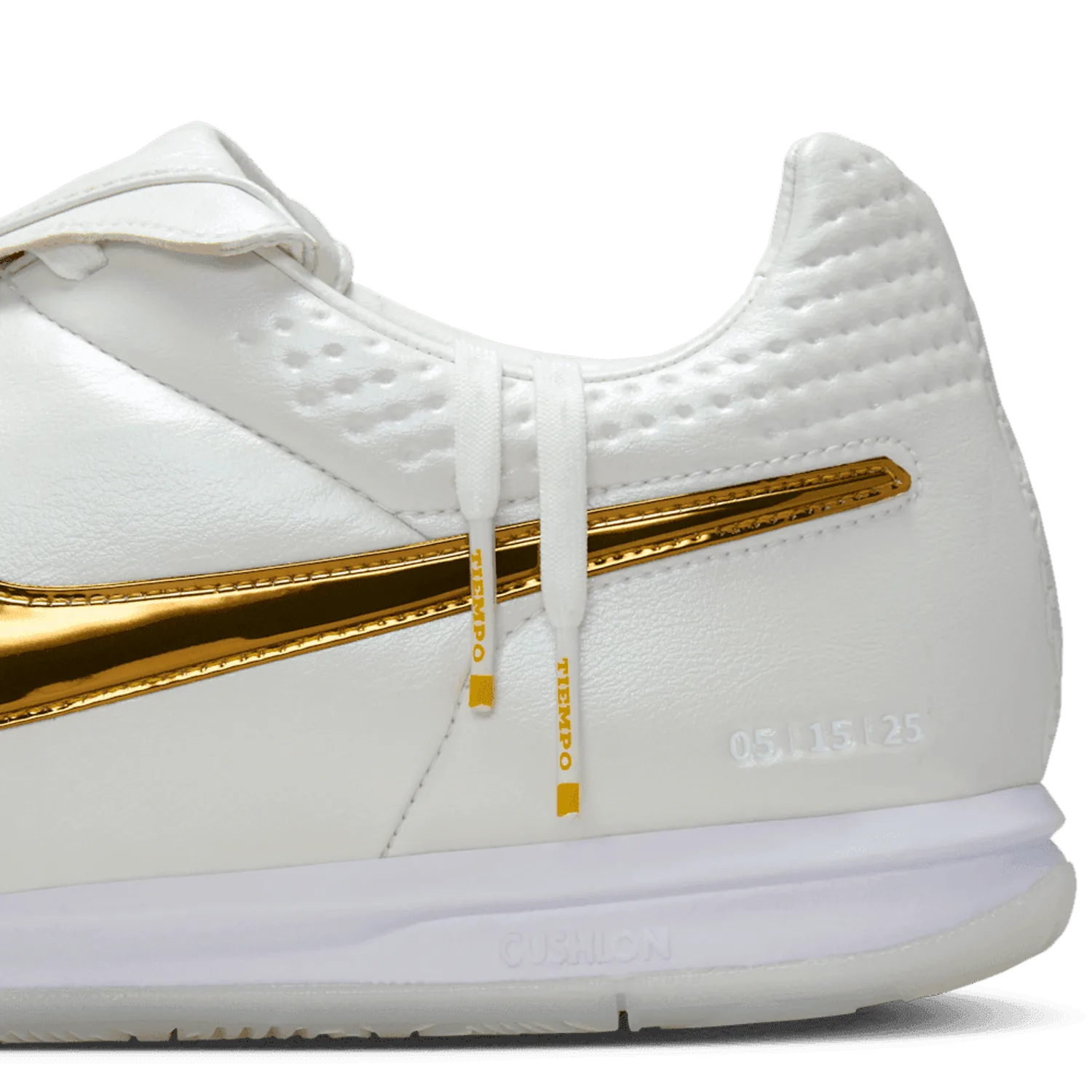 Nike Teimpo Legend Ronaldinho Touch of Gold image 9