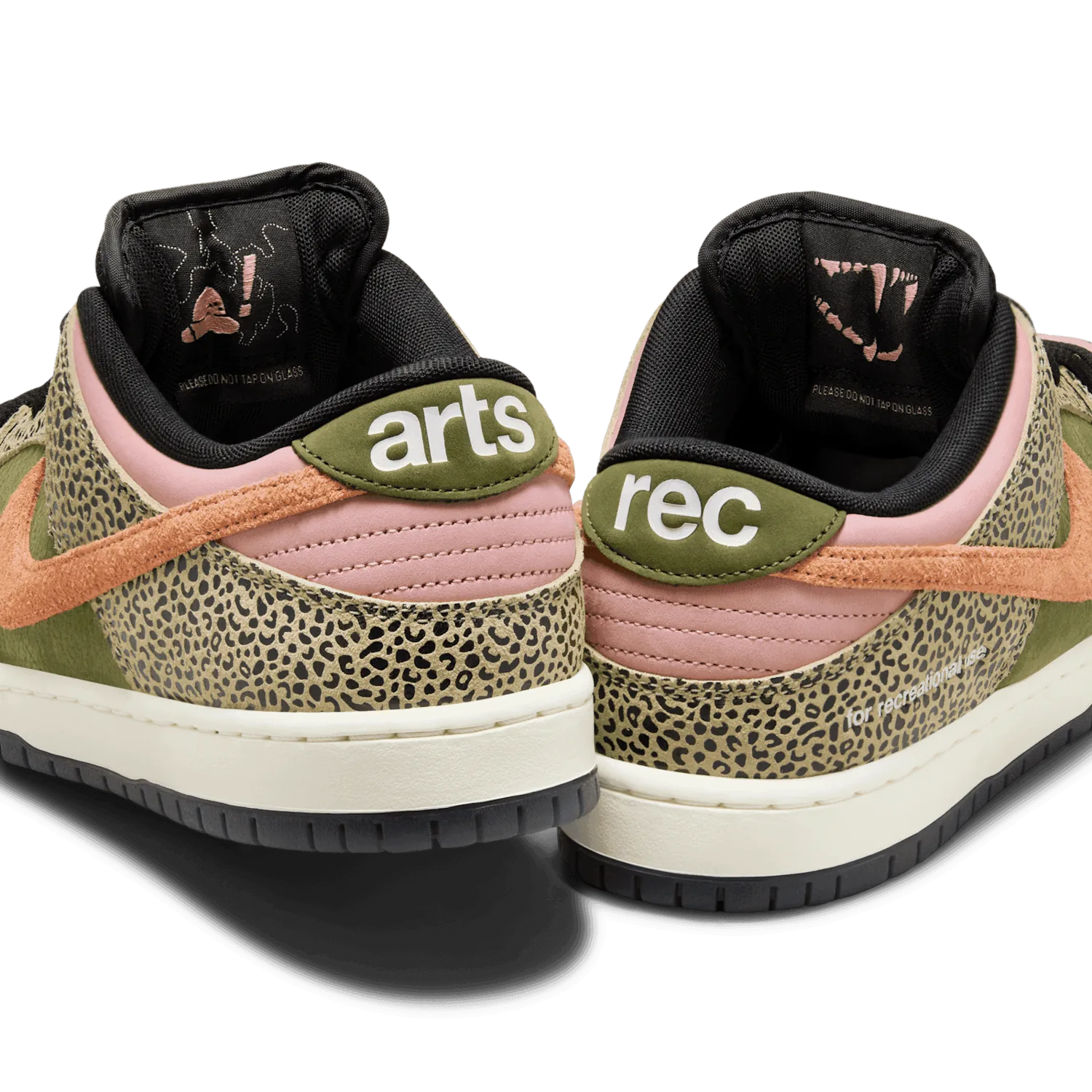 Nike SB Dunk Low Arts-Rec image 3