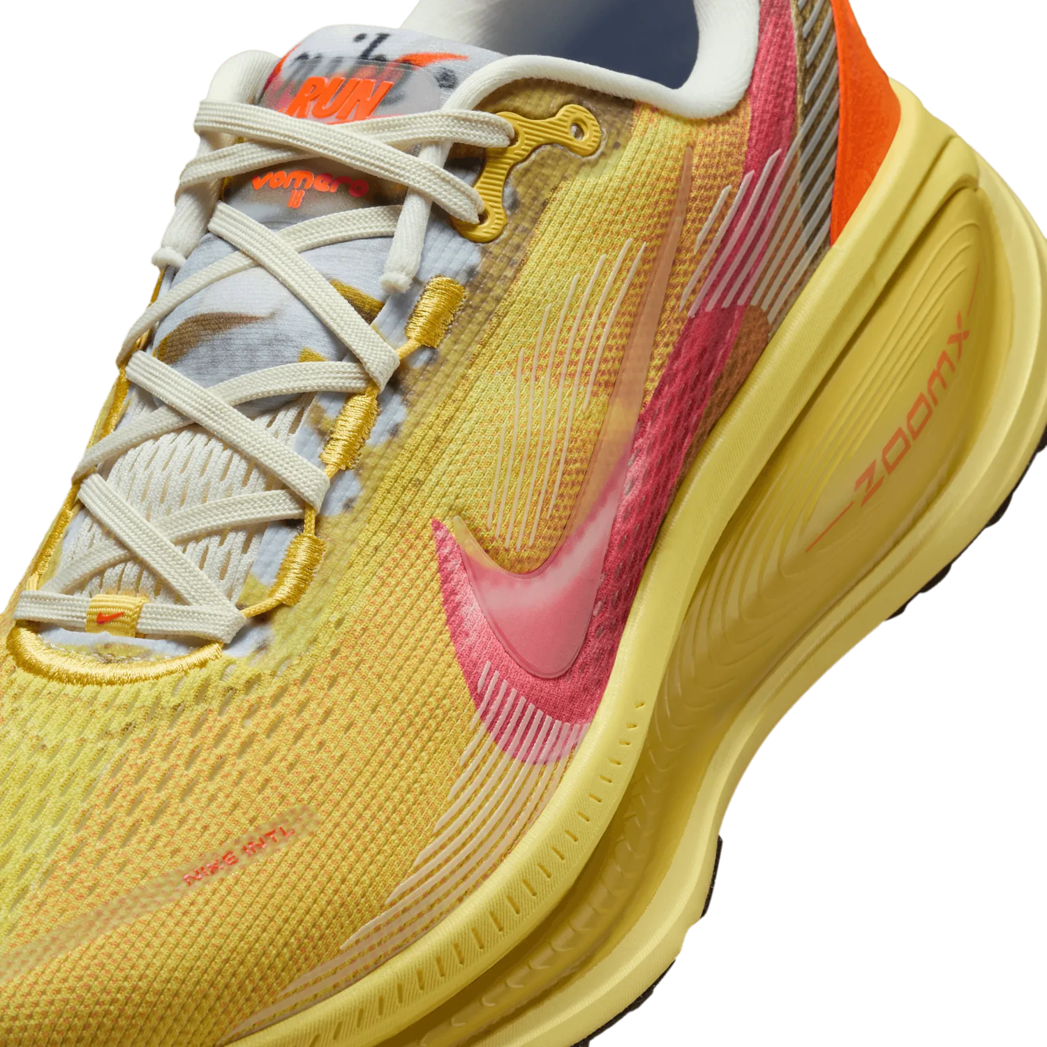 Nike Vomero 18 International Running Pack image 6