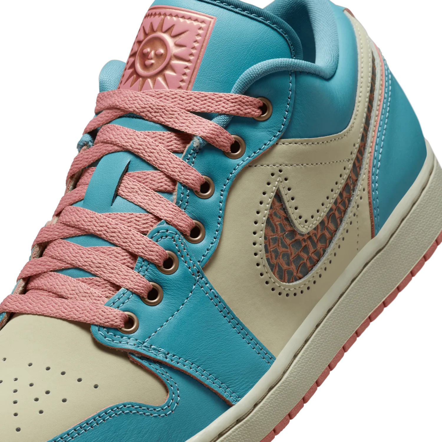 Air Jordan 1 Low SE Somos Eternos image 3