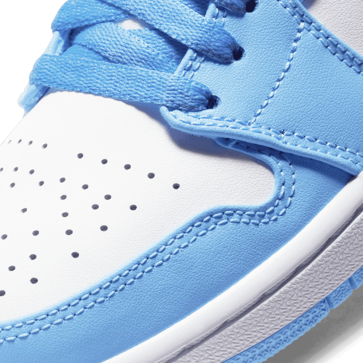 Air Jordan 1 Low UNC (W) image 6